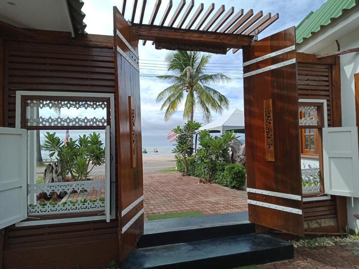The Beach Boutique Resort Ban Pak Nam Pran Exterior photo