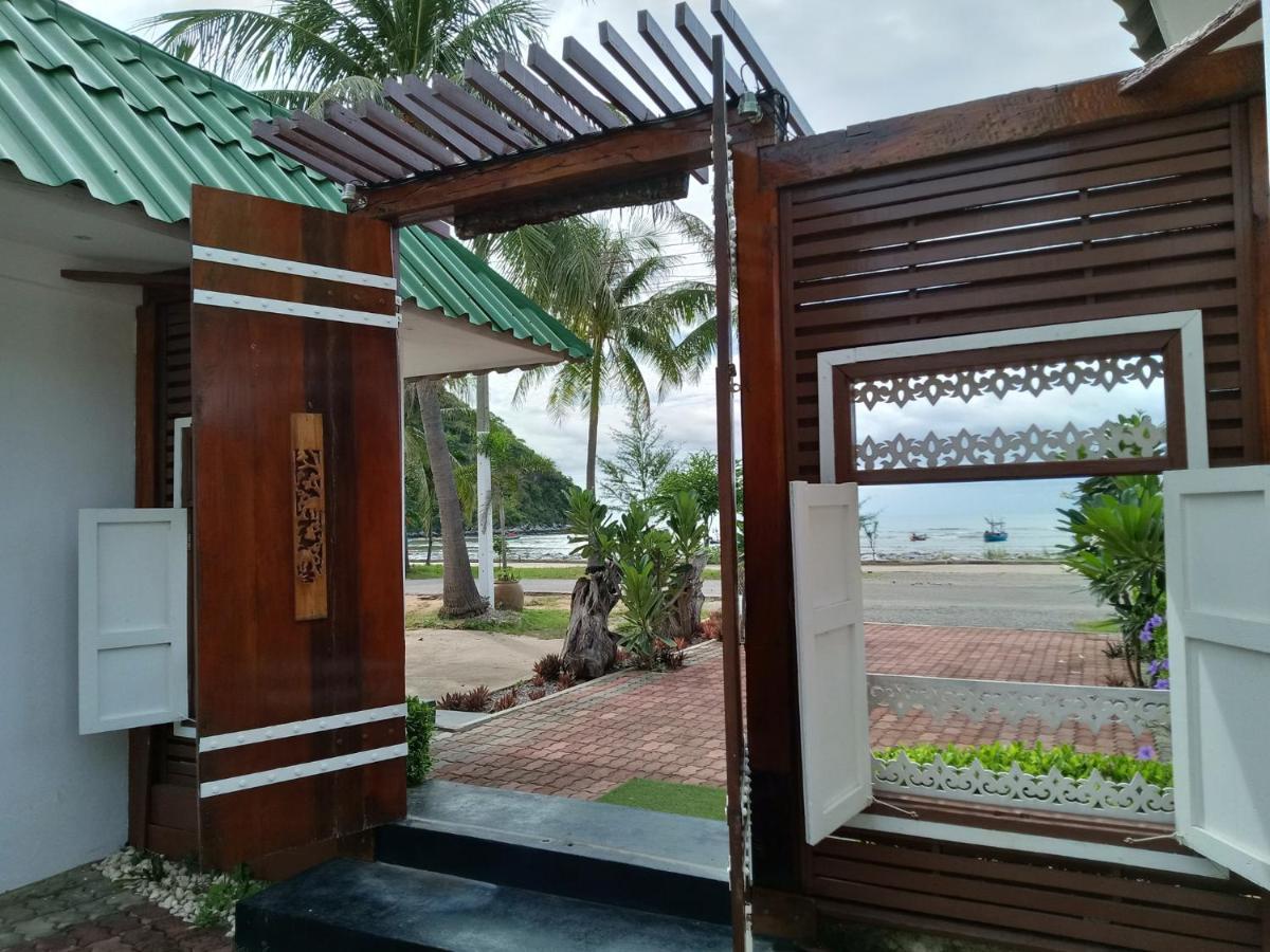 The Beach Boutique Resort Ban Pak Nam Pran Exterior photo